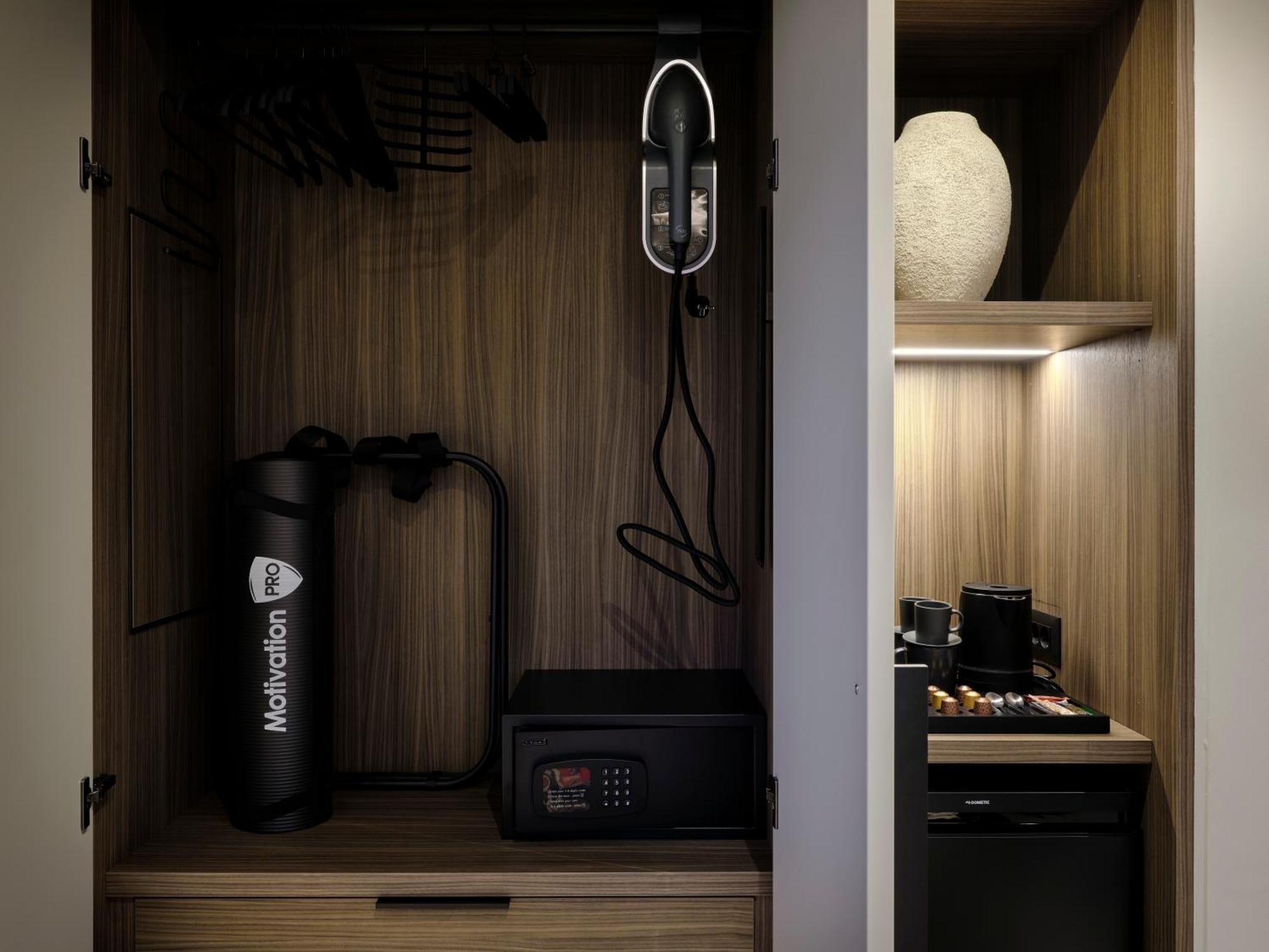 Bond Smart Living Suites Athens Luaran gambar