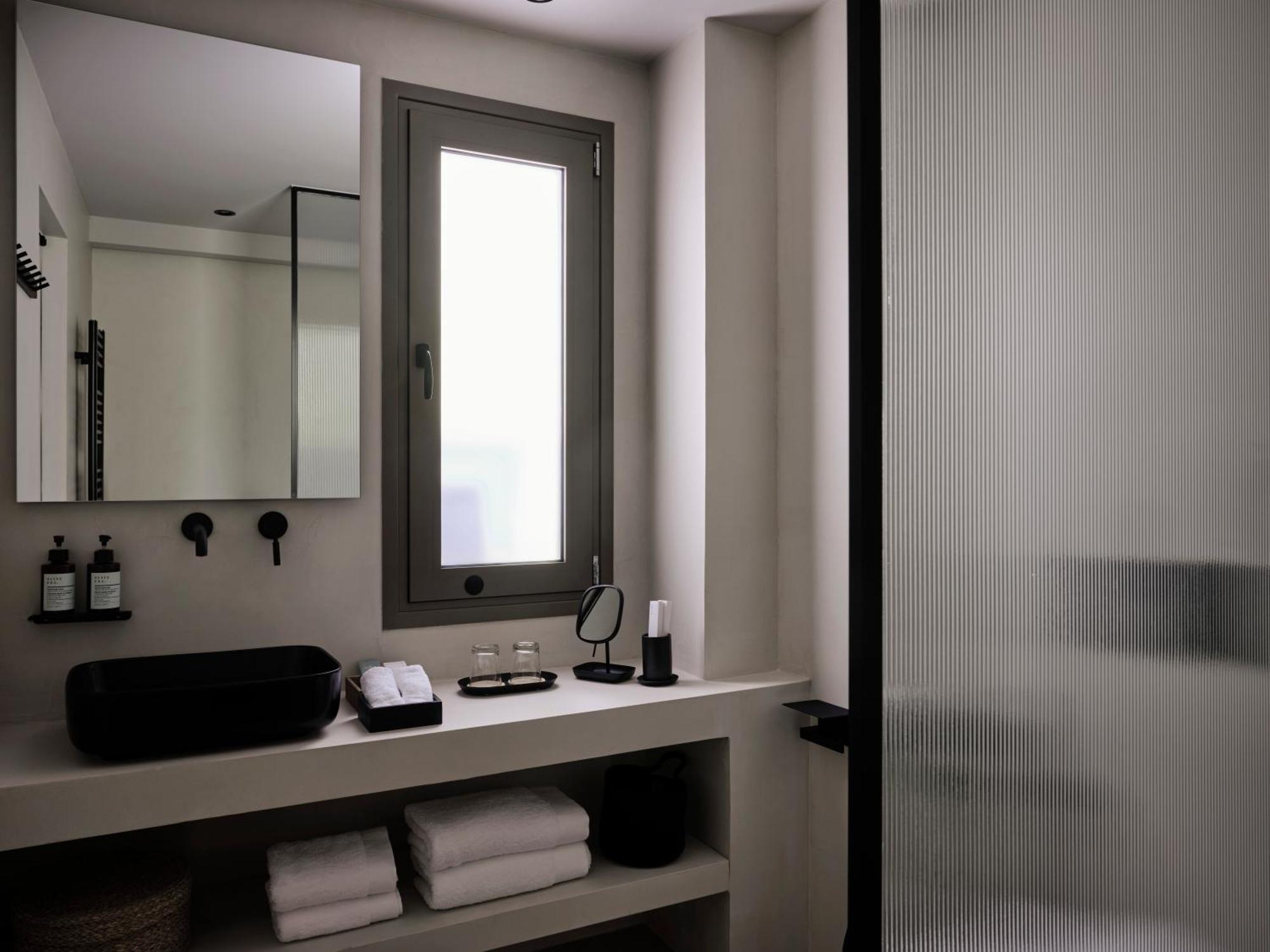 Bond Smart Living Suites Athens Luaran gambar
