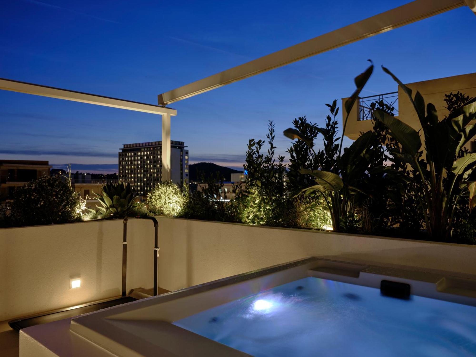 Bond Smart Living Suites Athens Luaran gambar